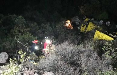 Trailero fallece en Santiago Papasquiaro al volcar a un voladero