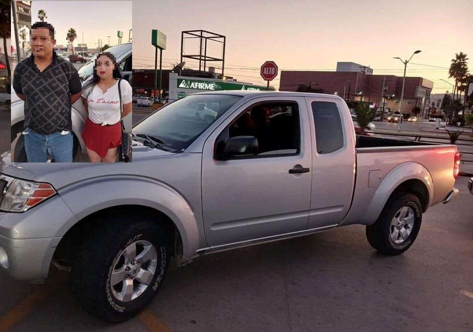 Pareja intenta vender camioneta robada en Facebook ¡Les acaban el negocio!