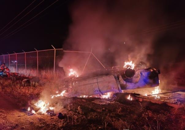 Volcadura e incendio ocurrido en Canatlán deja un joven muerto