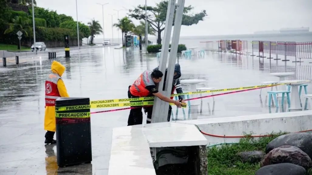 Deja afectaciones menores en Boca del Río, la Onda Tropical 8