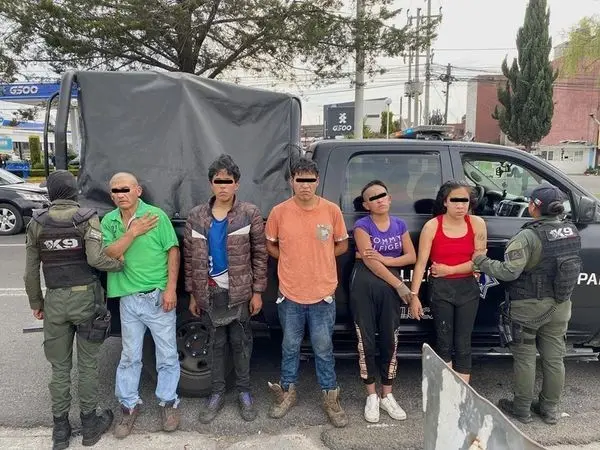 Amairani, Luis Ángel, Alondra, Francisco Javier y Miguel están acusados de privación de la libertad; delitos contra la salud, portación, tráfico y acopio de armas prohibidas. Foto: Policía de Toluca