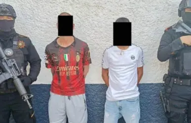 Caen dos hombres armados en Monterrey