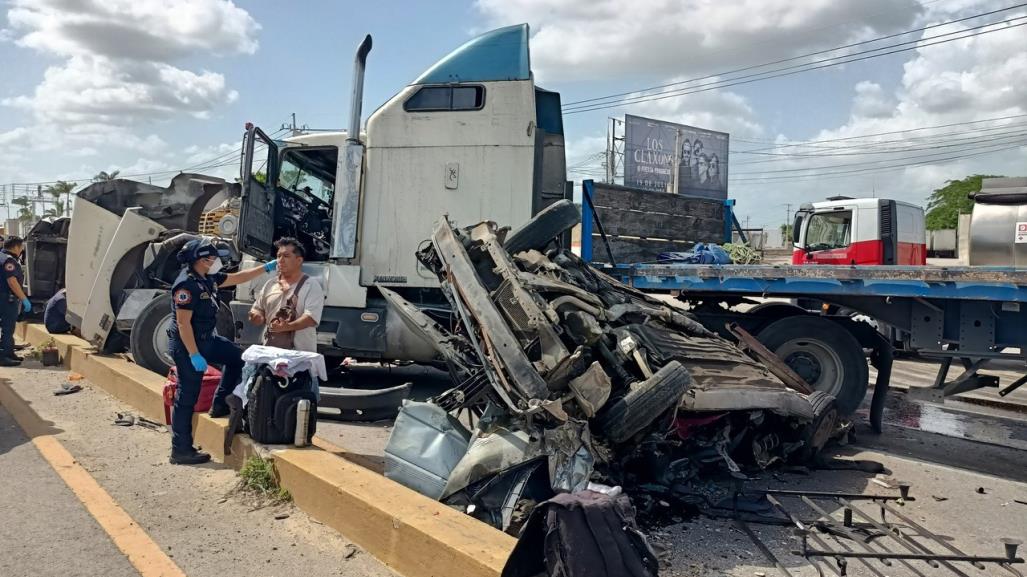 Varios autos involucrados en un accidente en la vía Mérida-Valladolid