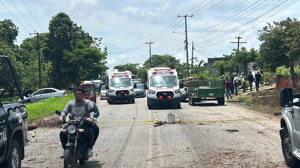 Atropellan a manifestantes que bloquearon carretera en Jalapa, Tabasco