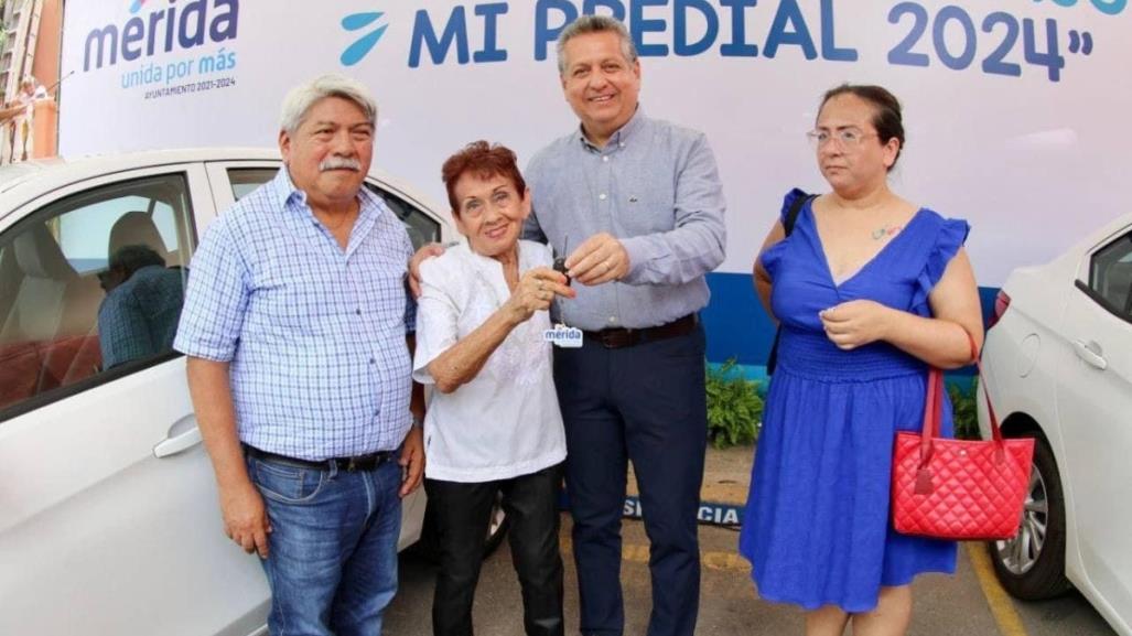 Ayuntamiento de Mérida entrega automóviles a ciudadanos responsables