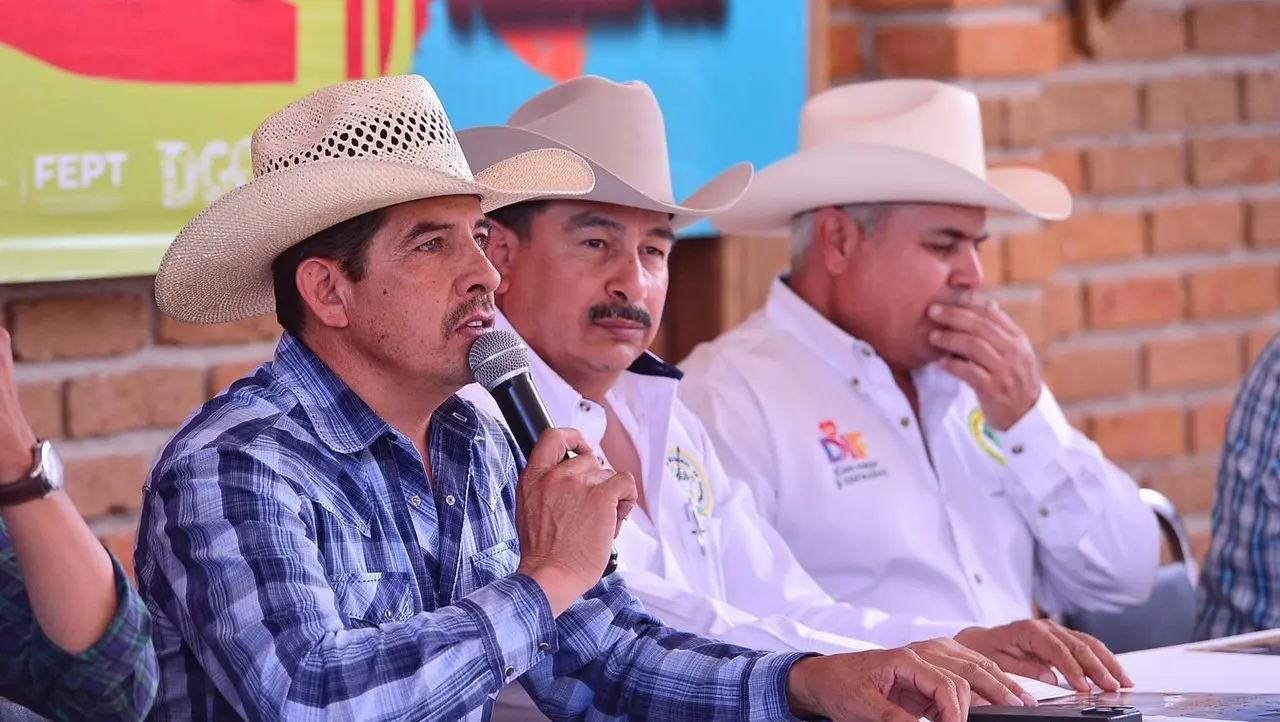 El comité organizador de la cartelera de actividades ganaderas en la Feria Nacional Durango compartió el programa de eventos, entre los que destaca la tradicional Subasta de la Fenadu. Foto: Cortesía.