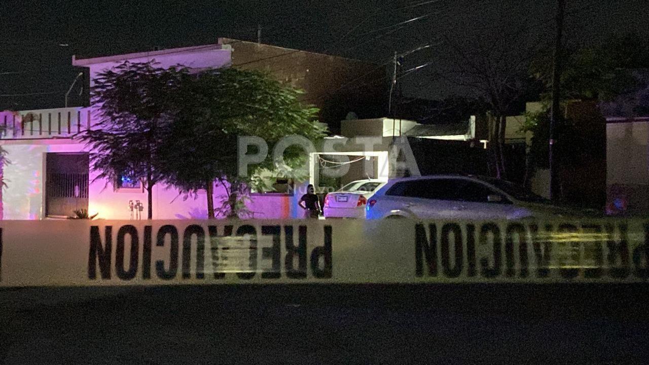 El domicilio que víctima del ataque armado así como el auto en Juárez. Foto: Raymundo Elizalde.