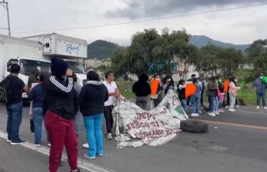 Bloqueo en carretera Toluca-Naucalpan por presunto desvío de recursos