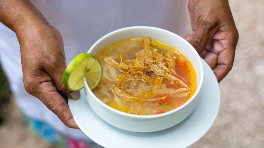 Sopa de Lima: el sabor cítrico de Yucatán