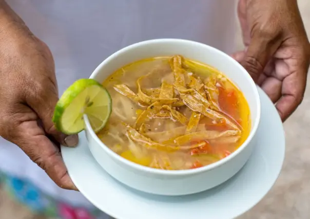 Sopa de Lima: el sabor cítrico de Yucatán