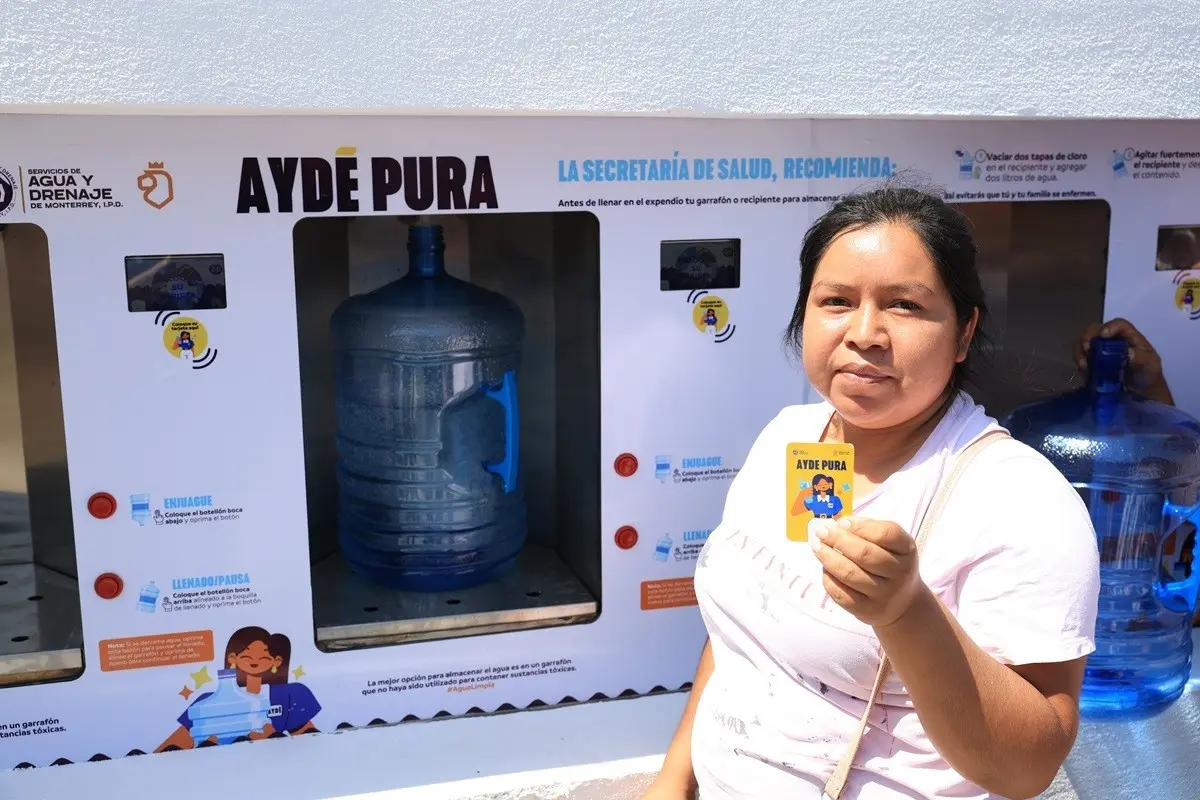 Agua y Drenaje apoya con tinacos y kioskos de agua a familias vulnerables