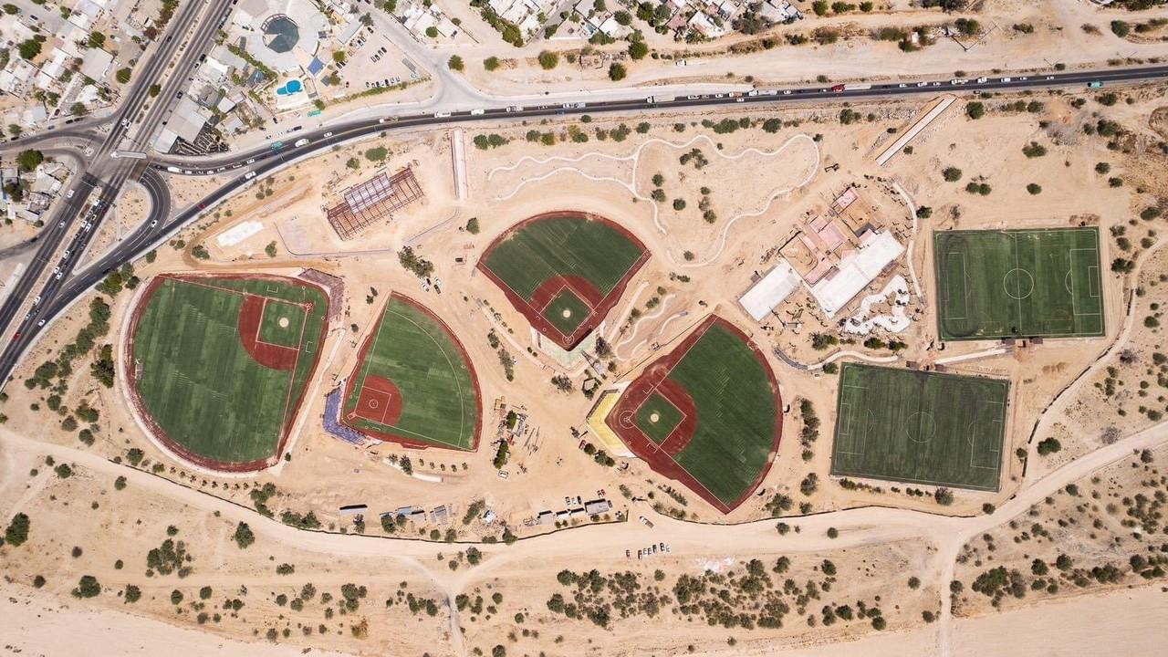 Contará con tres campos de béisbol, dos de futbol, área de skate. Foto cortesía por Gobierno del Estado