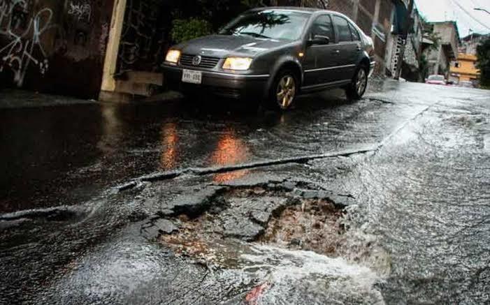 ¿Cómo solicitar indemnización al gobierno en CDMX tras caer en bache?