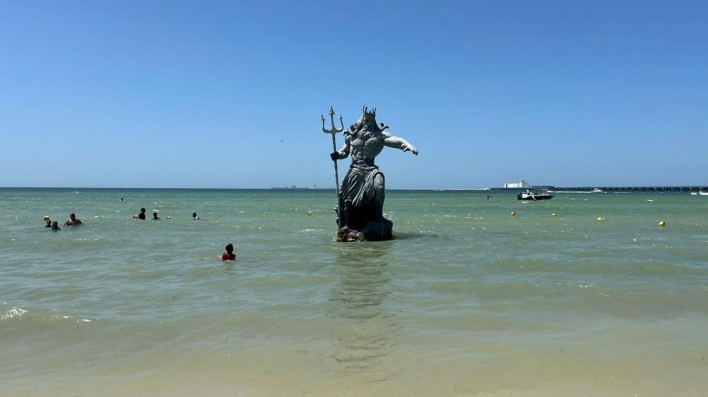 Clausurada la estatua de Poseidón en el puerto de Progreso