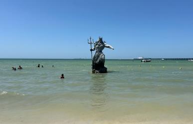 Clausurada la estatua de Poseidón en el puerto de Progreso