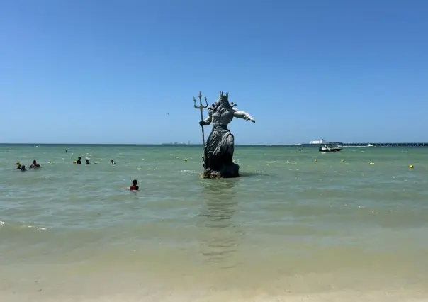 Clausurada la estatua de Poseidón en el puerto de Progreso