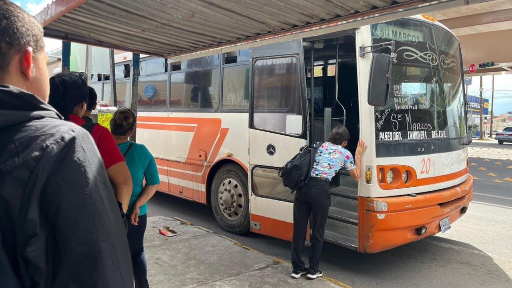 ¿Tienes quejas del transporte público? Te compartimos la línea para reportes