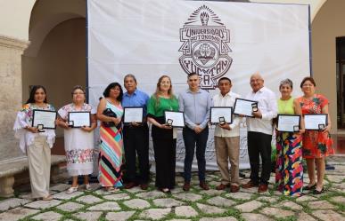 Trabajadores de la Uady son reconocidos por sus años de servicio