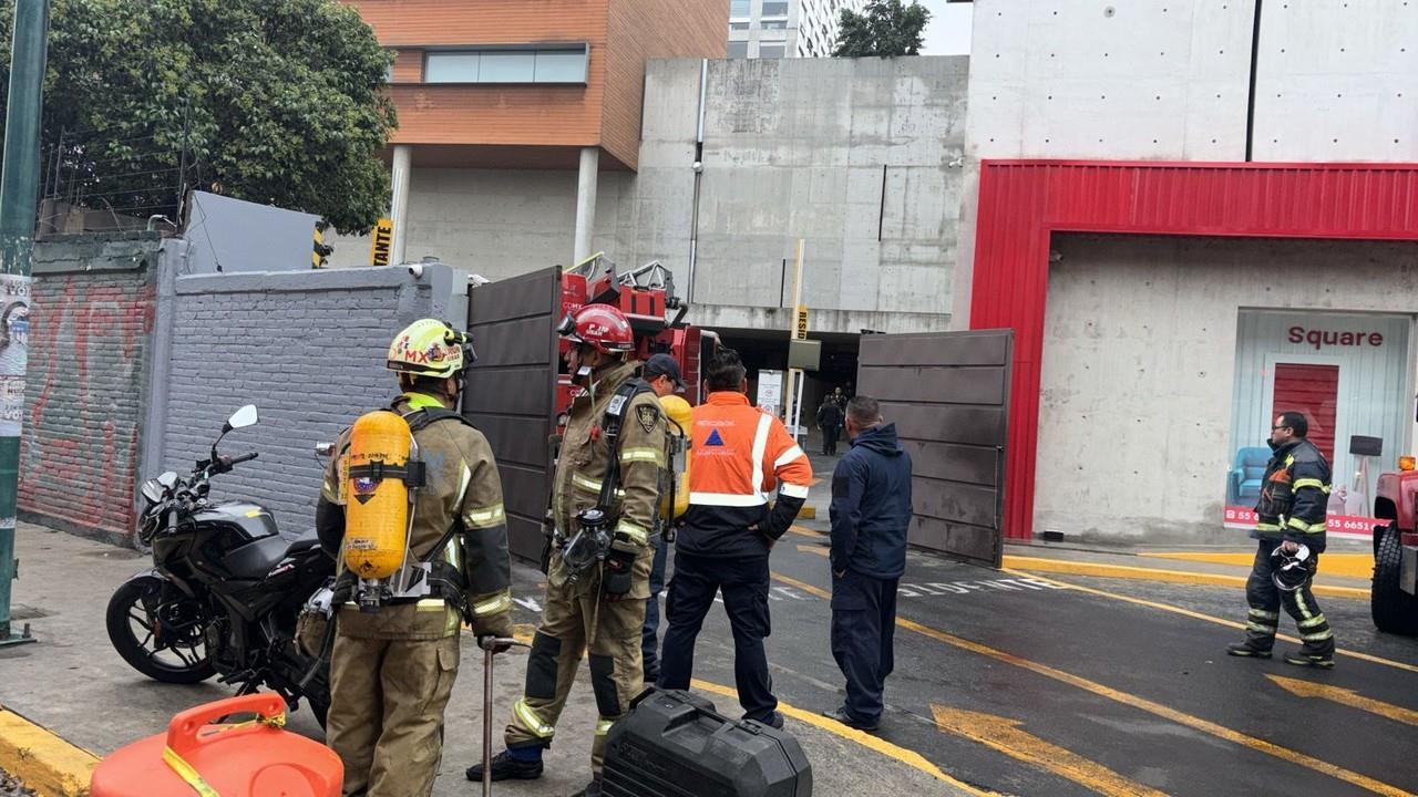 Bomberos atienden incendio. Foto: Ramón Ramírez