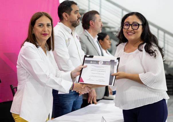 Cristina Díaz apoya emprendimientos en Guadalupe, Nuevo León