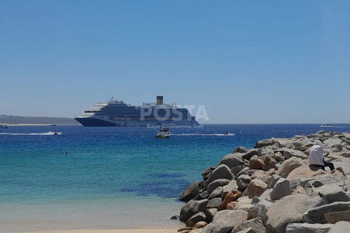 Se estima que cada uno de los visitantes que desciende en un crucero gasta entre 100 y 150 dólares. Foto por Irving Thomas