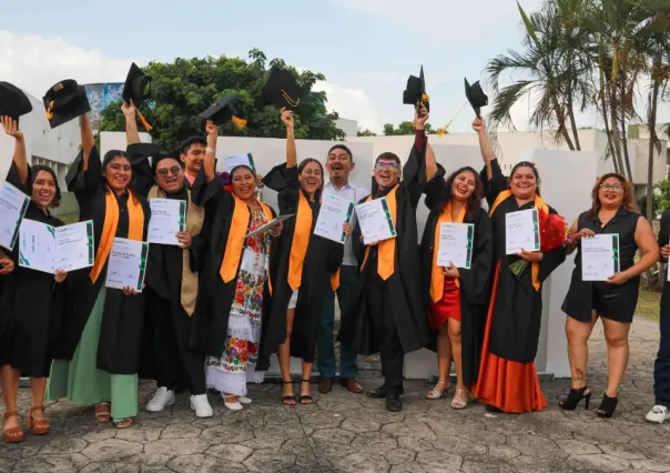 Egresan 459 estudiantes de la Universidad Tecnológica Metropolitana