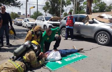 Realizan simulacro de gases tóxicos en ISSSTE y terminan dos intoxicados