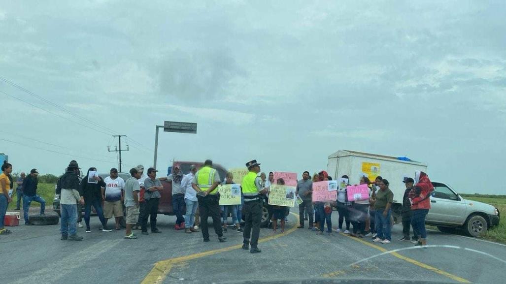 Circulación bloqueada por manifestantes en Carretera Federal 101