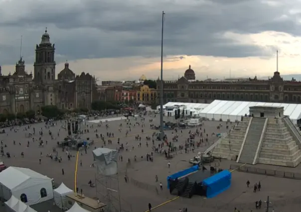 Así se ve la réplica de la Pirámide de Kukulcán en el Zócalo de la CDMX