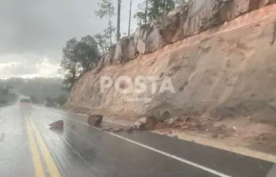 Reportan cierre parcial de la Durango-Mazatlán por derrumbes