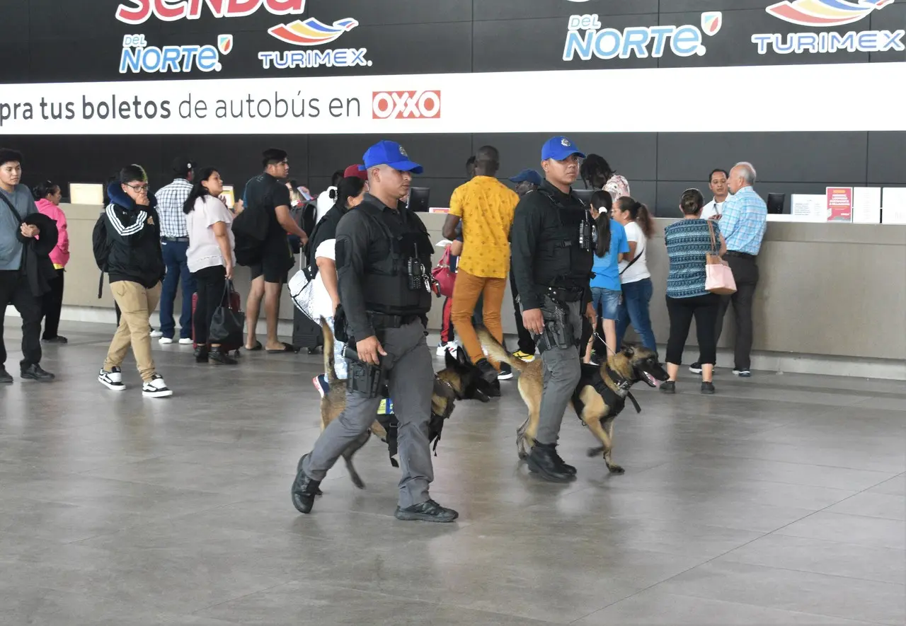 Monterrey intensifica la vigilancia en la zona de la central de autobuses durante las vacaciones de verano. Foto. Gobierno de Monterrey