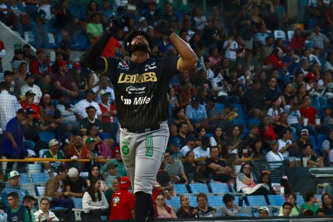 A base de palos, Leones vence a Bravos