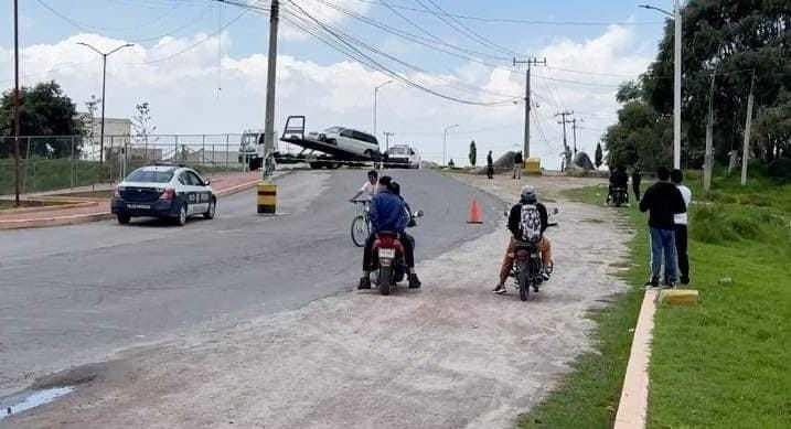 Mujer es hallada muerta en camioneta en Xonacatlán