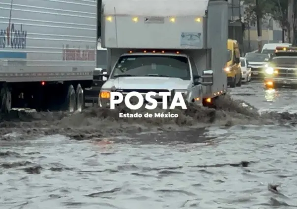 Bajo el agua calles y avenidas en Cuautitlán (VIDEO)