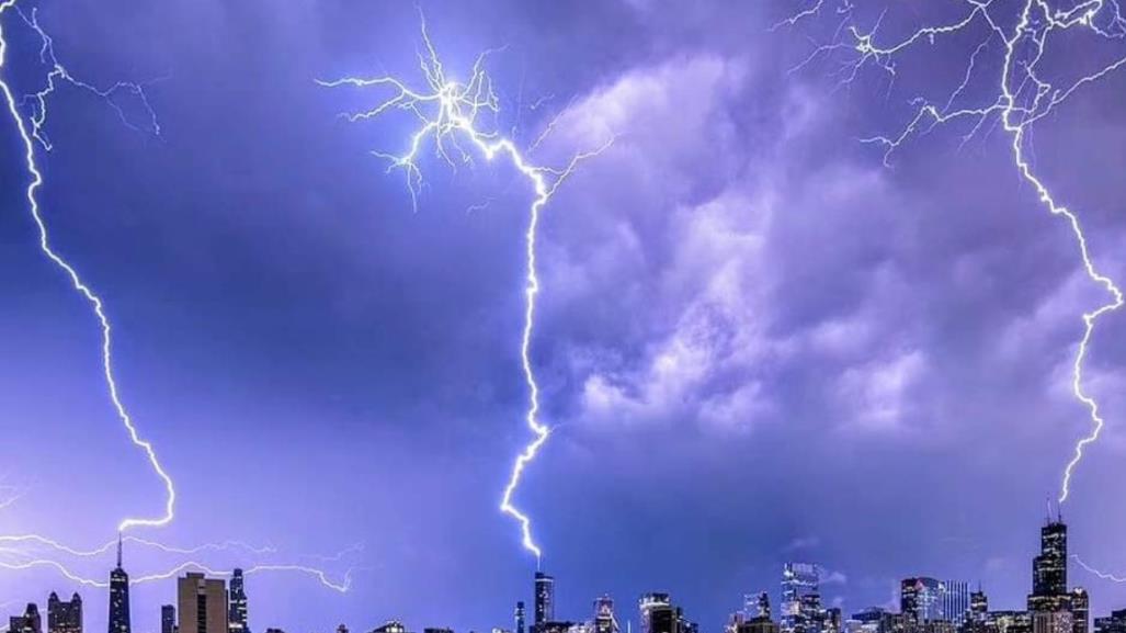 Impresionante tormenta eléctrica golpea Chicago (VIDEO)