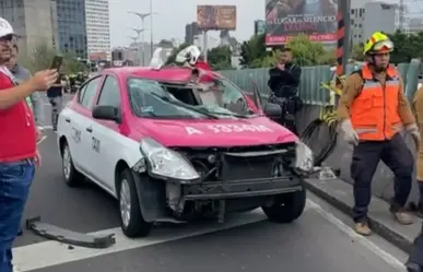 Taxi de la CDMX protagoniza aparatoso accidente en Río San Joaquín