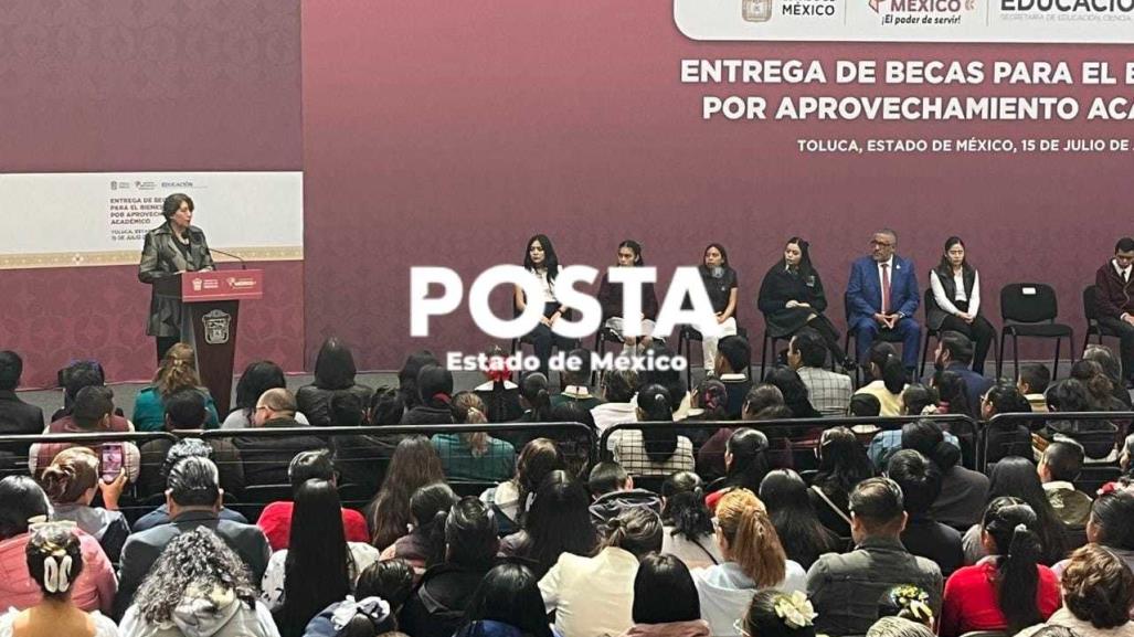 Dan más de 65 mil becas a estudiantes del Edomex