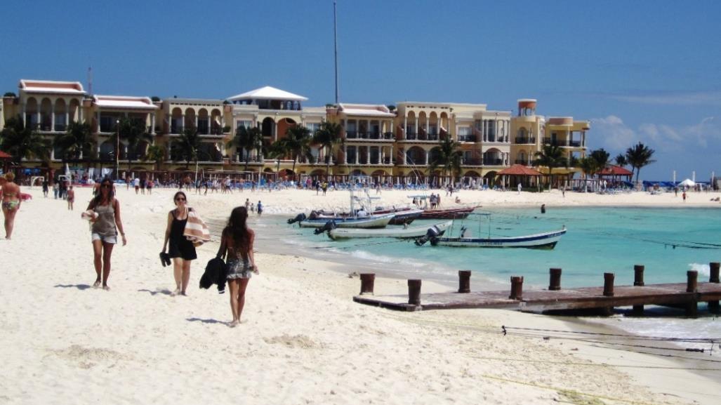 Acusan a hombre de ahogar a su perro en el mar de Playa del Carmen (VIDEO)