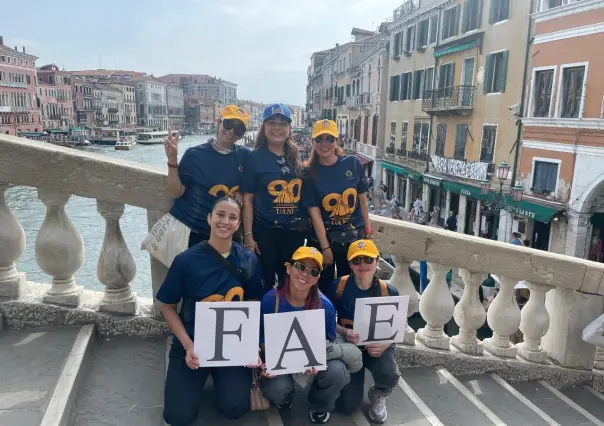 Maestras de la UANL se capacitan en técnica Graham en Venecia, Italia