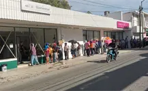 Abuelitos atendidos por PC tras pasar horas de pie en Bancos Bienestar