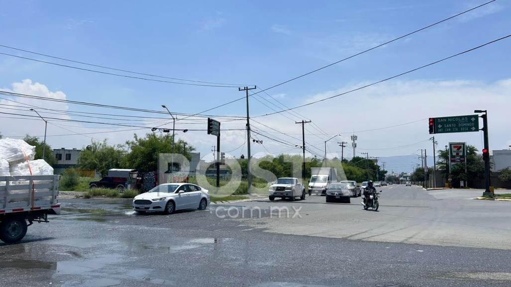 Denuncian fuga de aguas negras en Apodaca