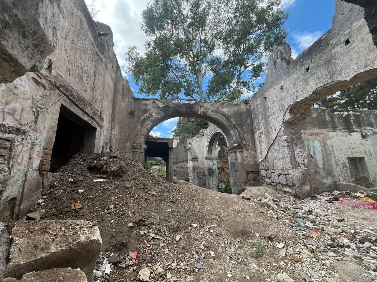 Muchas de las casonas abandonadas en el Centro Histórico se encuentran destruidas y tienen riesgo de colapso. Foto: Jesús Carrillo.