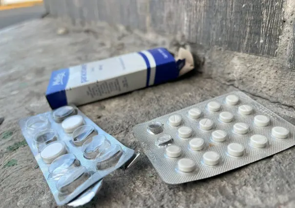 Encontraron medicamentos tirados en la vía pública