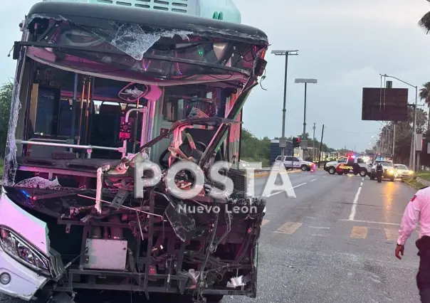 Choque deja un conductor herido en Escobedo