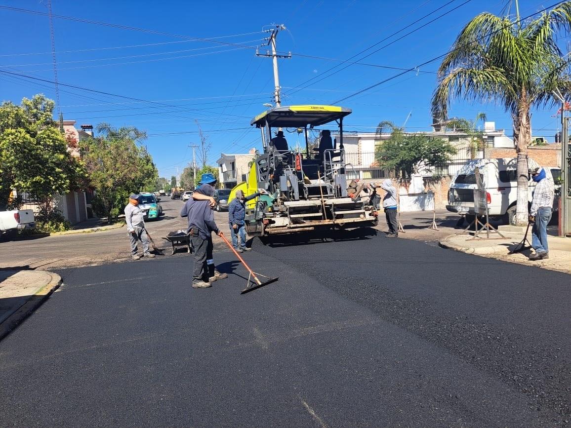 Municipio realizó con mano de obra y maquinaria, pavimentación de la calle Madre Selva. Foto: Cortesía.