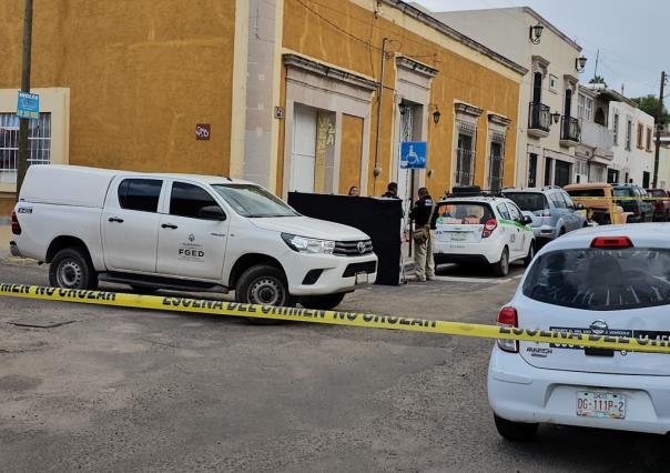 Muere taxista al ayudar a su pasajera a cargar un colchón