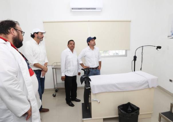 Mauricio Vila entrega trabajos de remodelación del Centro de Salud de Maní