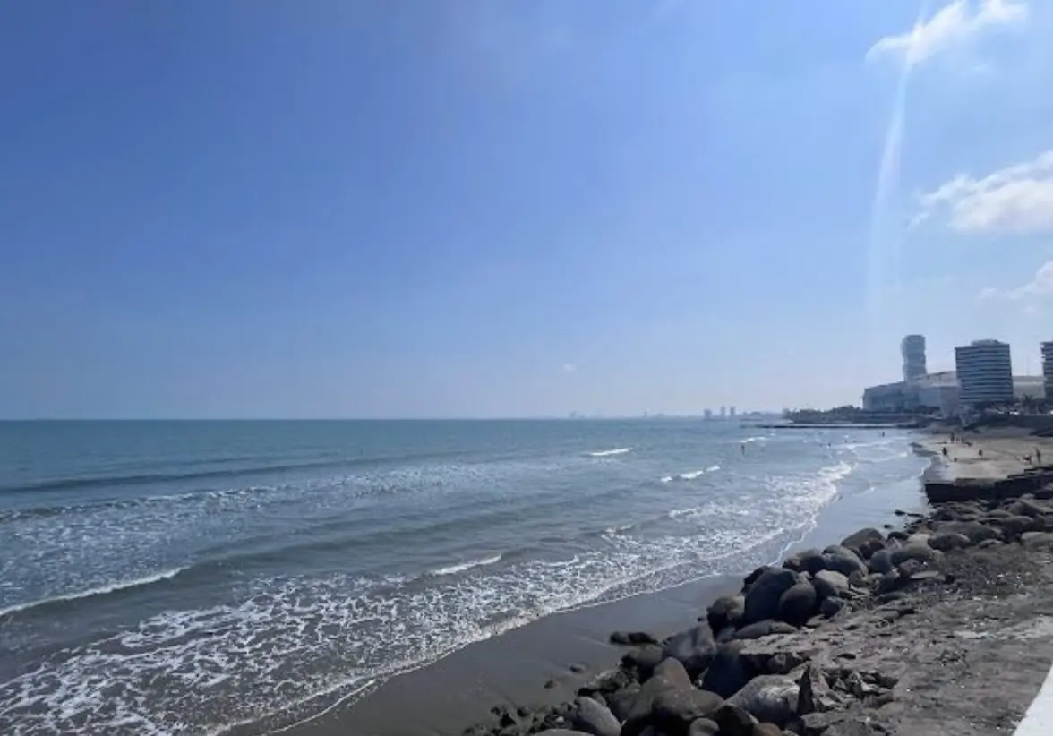 Con la temporada vacacional cerca, COFEPRIS advierte que diez playas en Veracruz no son seguras por contaminación. Foto: Rosalinda Morales / POSTA