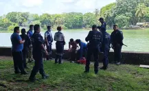 Hombre se lanza desde lo alto de Mirador a la Laguna de las Ilusiones en Tabasco