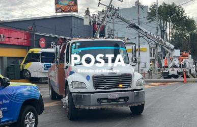 Camionazo Autobús que transportaba obreros choca en Toluca